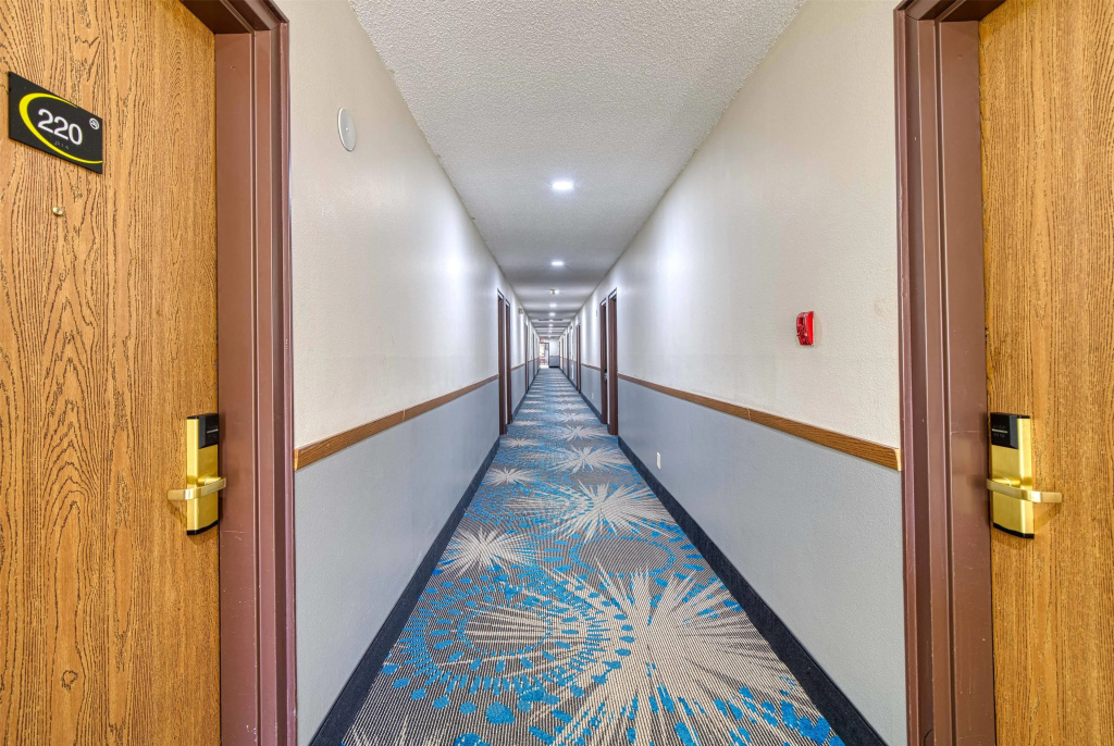 Super 8 by Wyndham Hot Springs