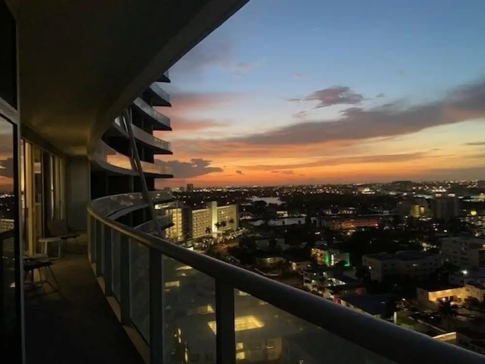 Stunning Oceanfront Condo W/ Extended Balcony 2 Bedroom Condo by RedAwning, Fort Lauderdale