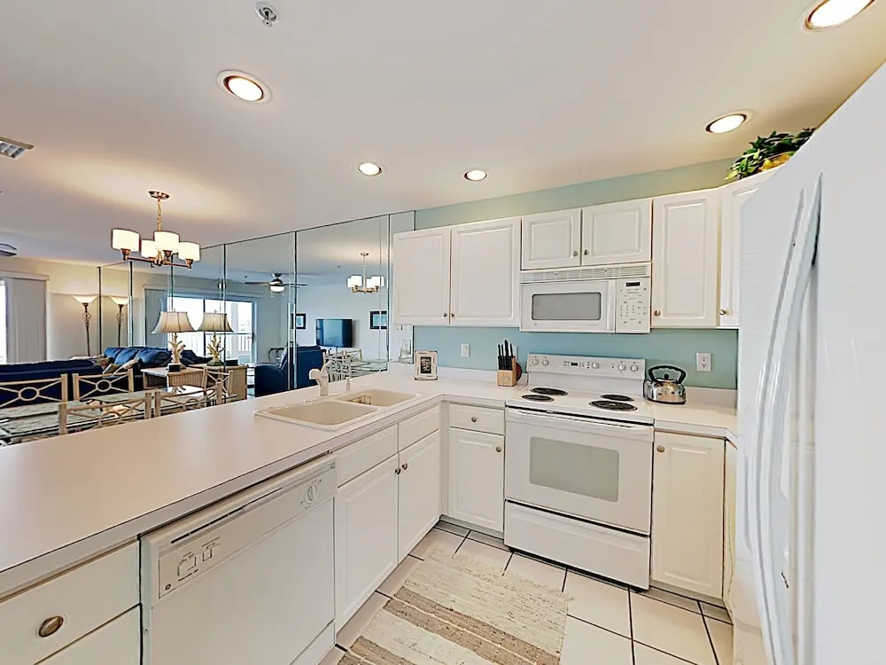 New Listing! Heron Harbor Haven W/ Pools & Tennis 2 Bedroom Condo