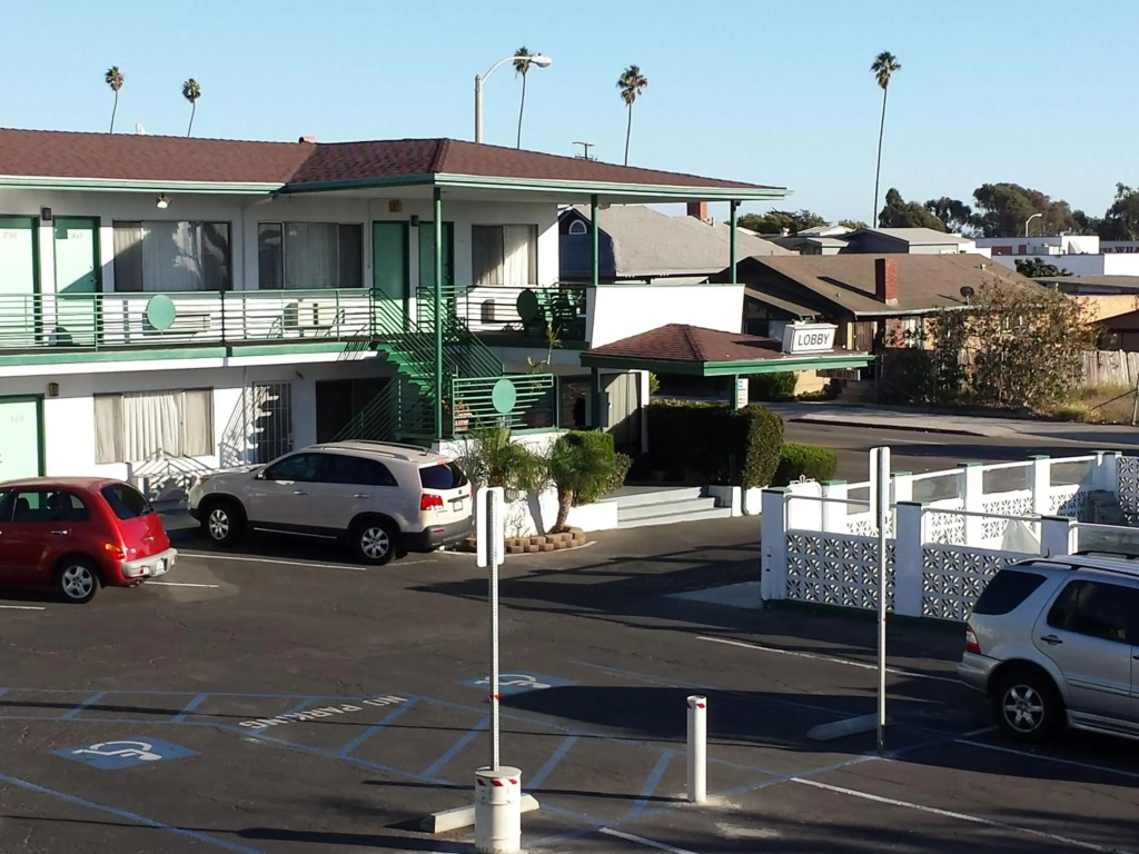 Travelers Beach Inn