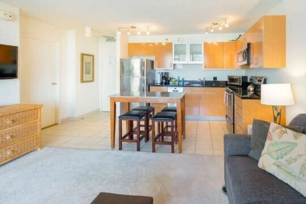 Deluxe Condo with Pool View, Free Parking & Wi-Fi