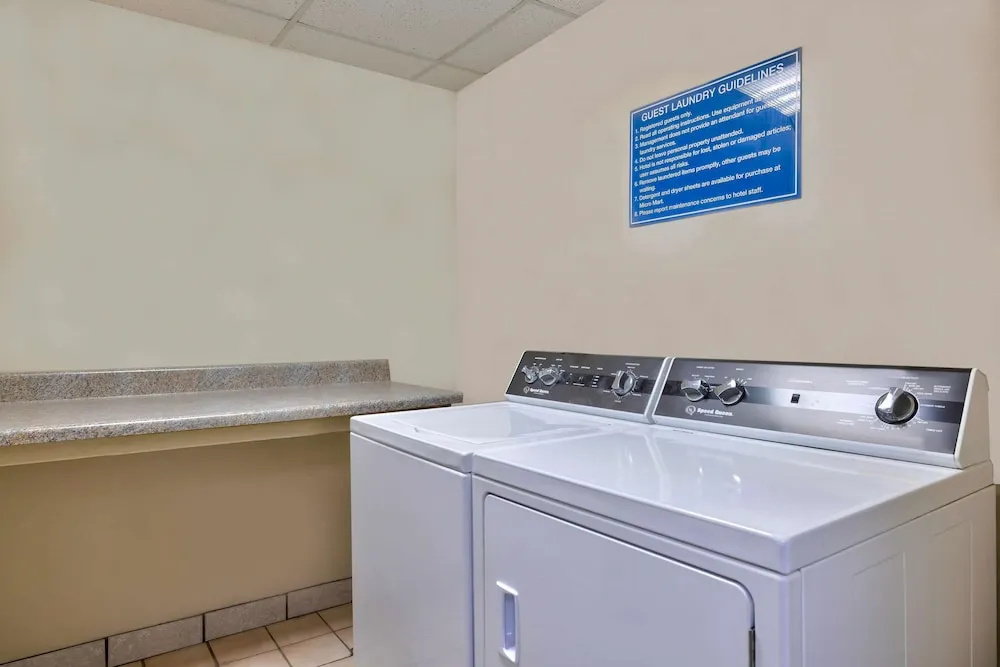 Days Inn & Suites By Wyndham Bartlesville