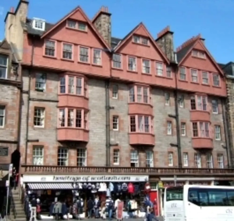 Lovely 2-bed Apartment in Old Town Edinburgh
