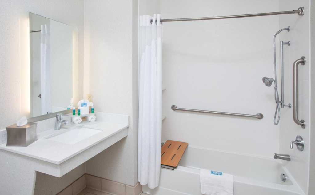 Holiday Inn Express & Suites Texarkana by IHG