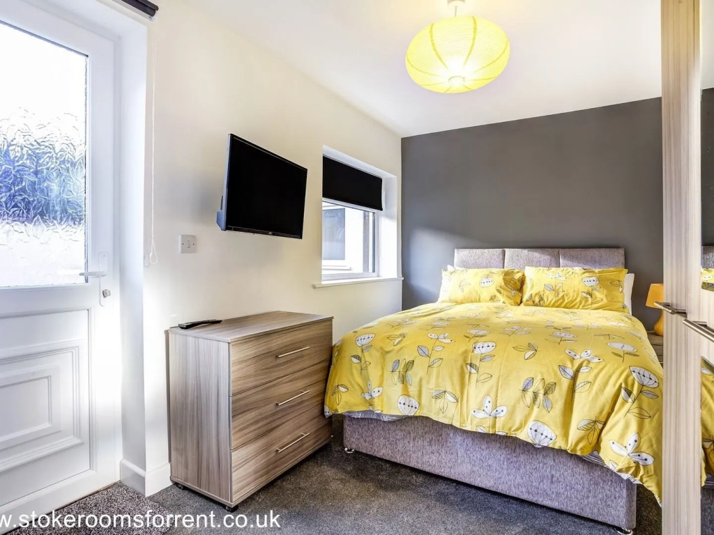 Townhouse PLUS @ 166 Edleston Road Crewe