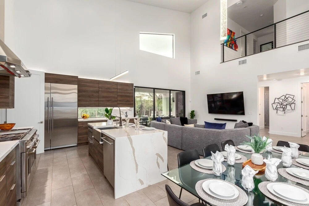 33rd Modern Phoenix 4 Bedroom Home by Redawning