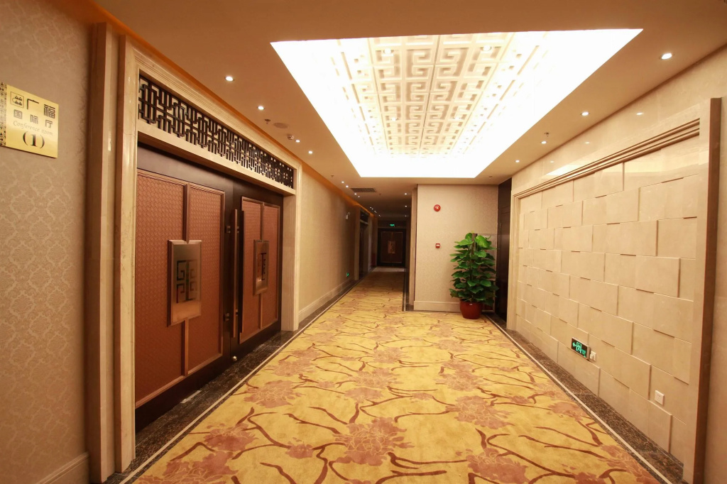 Fortune Hotel