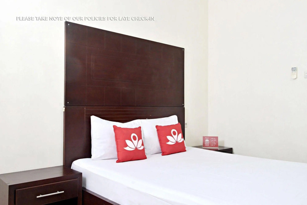 ZEN Rooms Kuningan Tiong