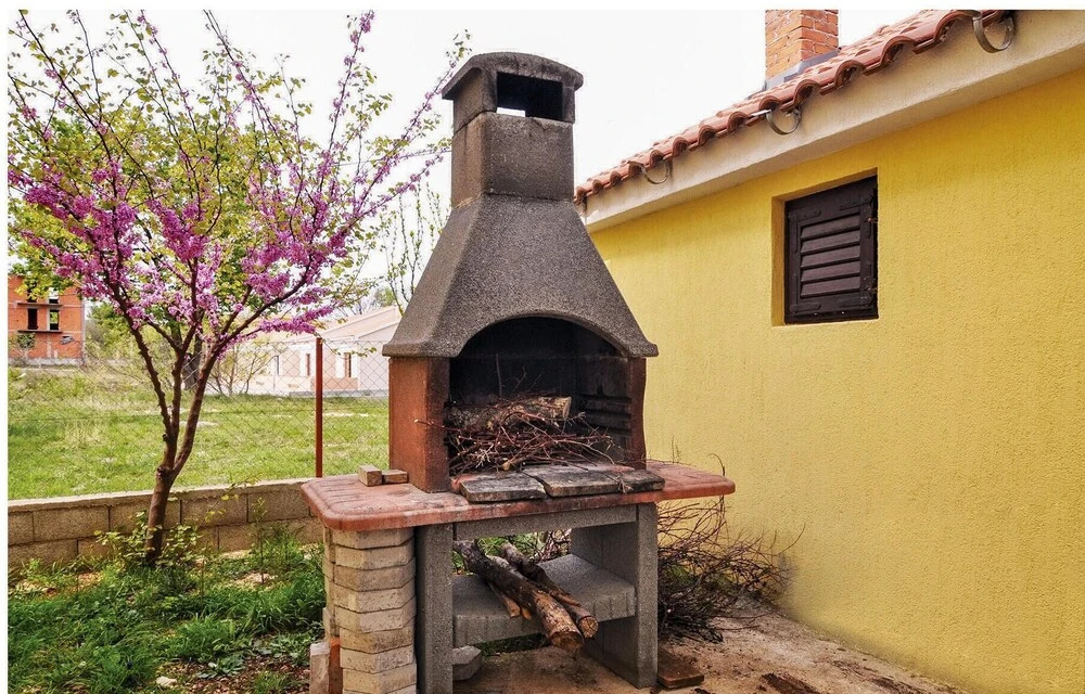 Stunning Home in Krusevo With Wifi and 4 Bedrooms