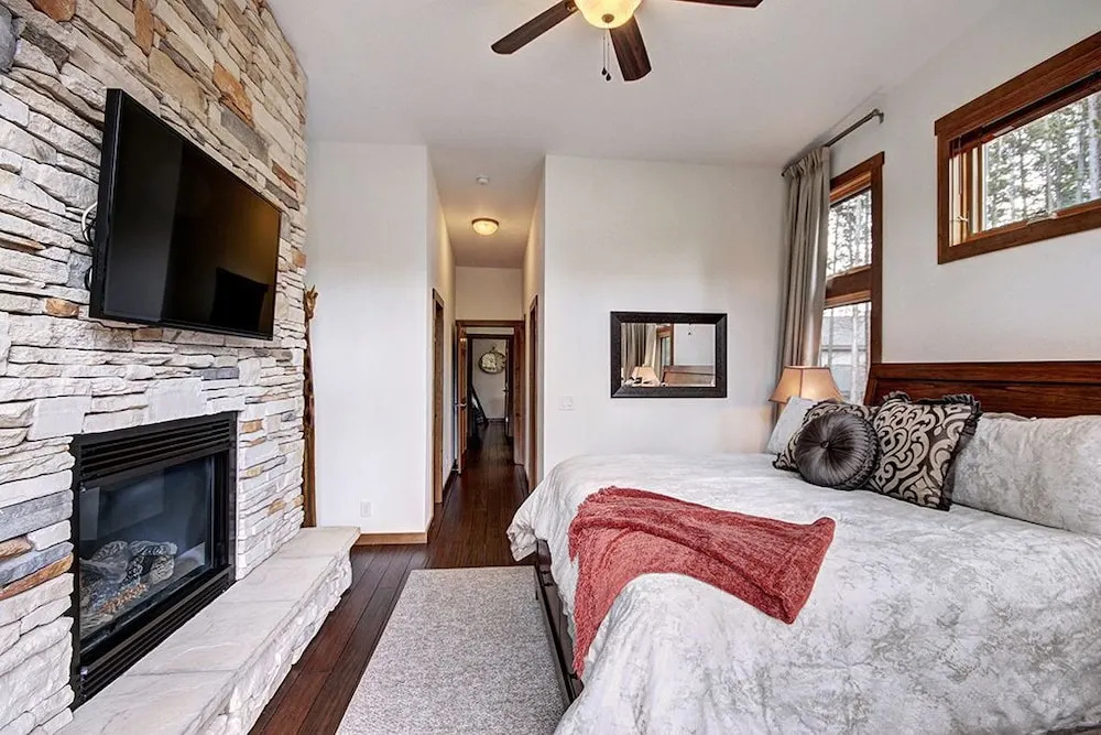 White Cloud Retreat House 4 Bedrooms 3 Bathrooms Townhouse