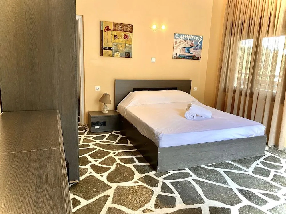 Medusa Rooms Kallithea by Lumen