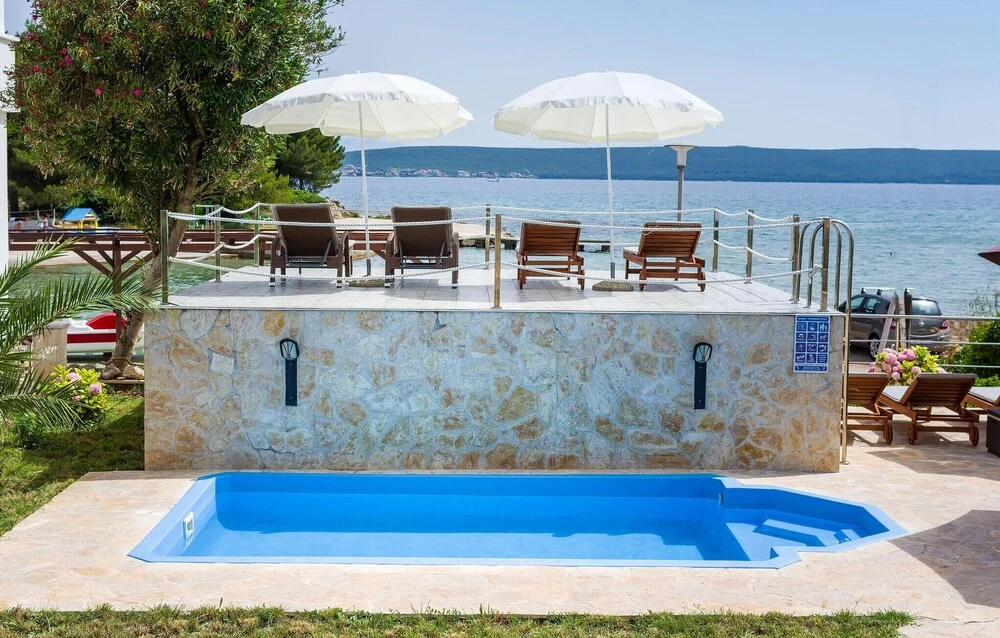 Nice Apartment in Zdrelac With Wifi, 2 Bedrooms and Outdoor Swimming Pool