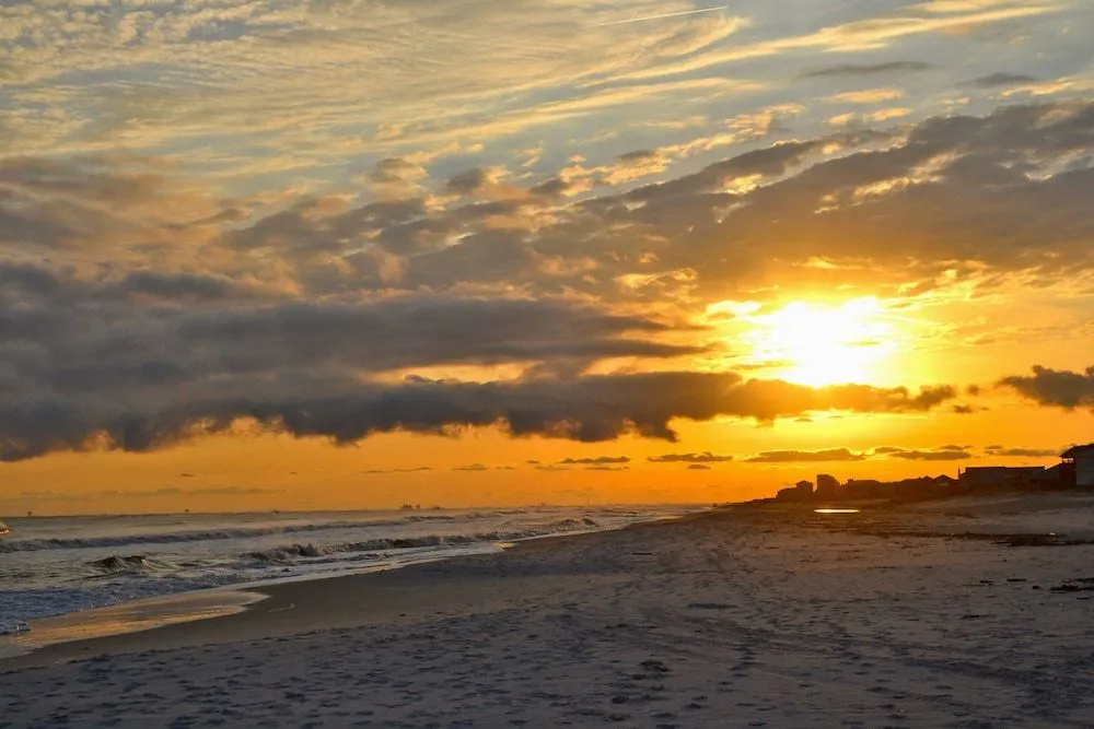 Gulf Shores Condo with Dazzling View by RedAwning