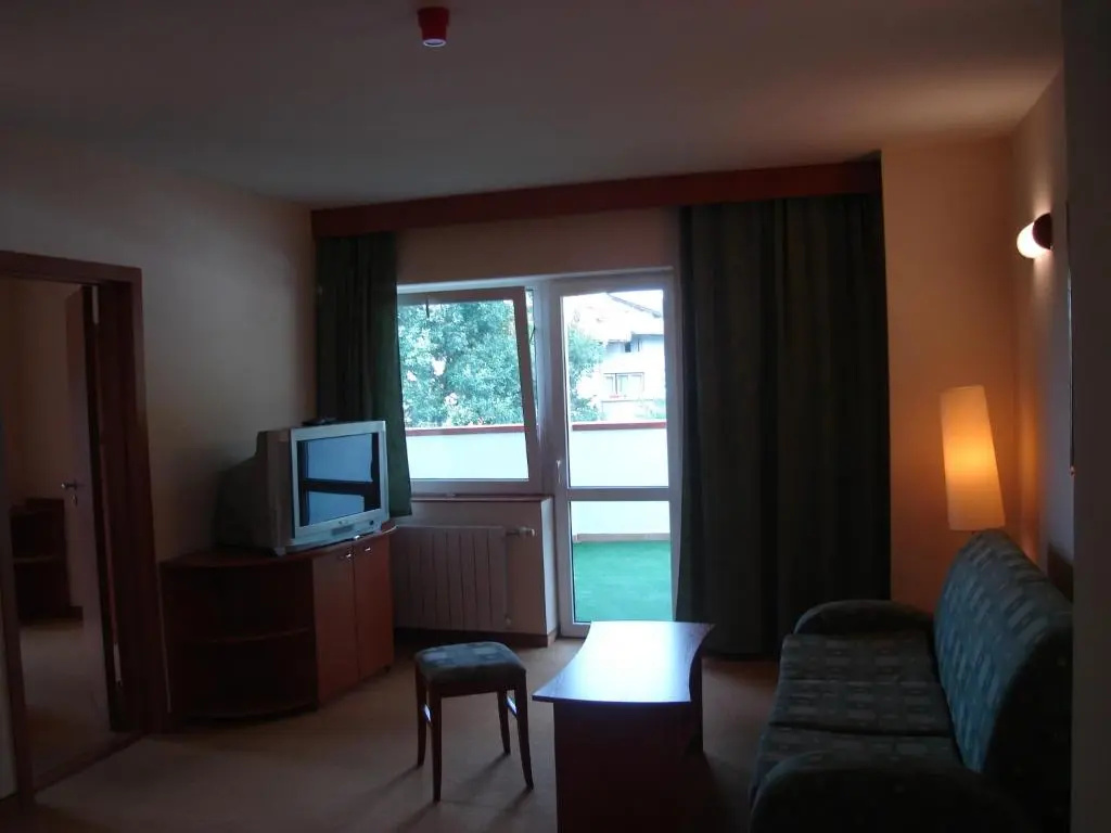 Hotel Seasons