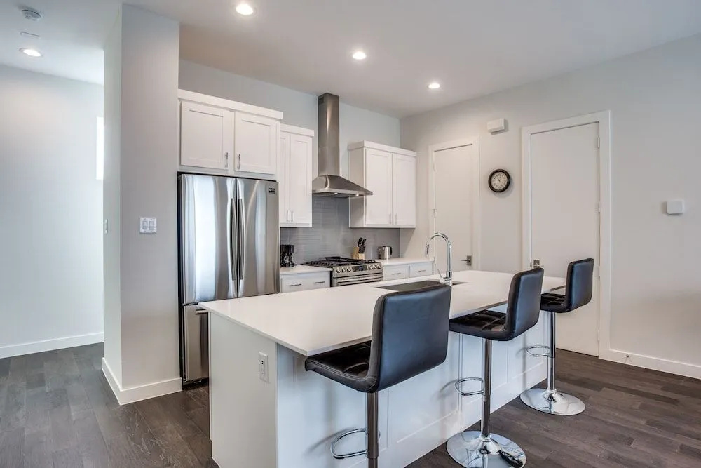 Upscale 2 bedroom Dallas TownHome