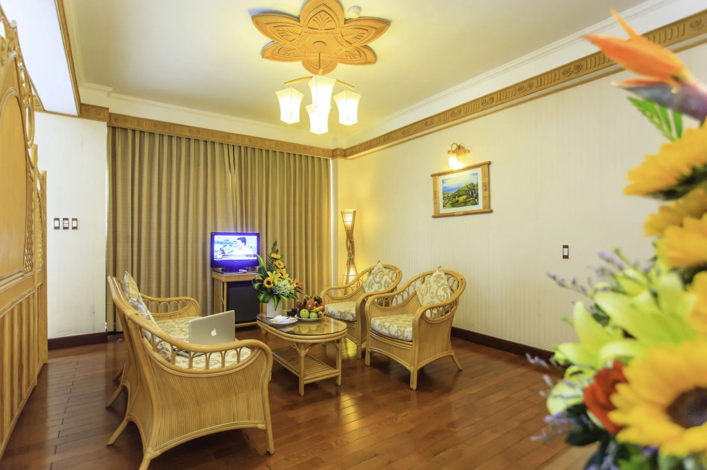 Green Plaza Hotel