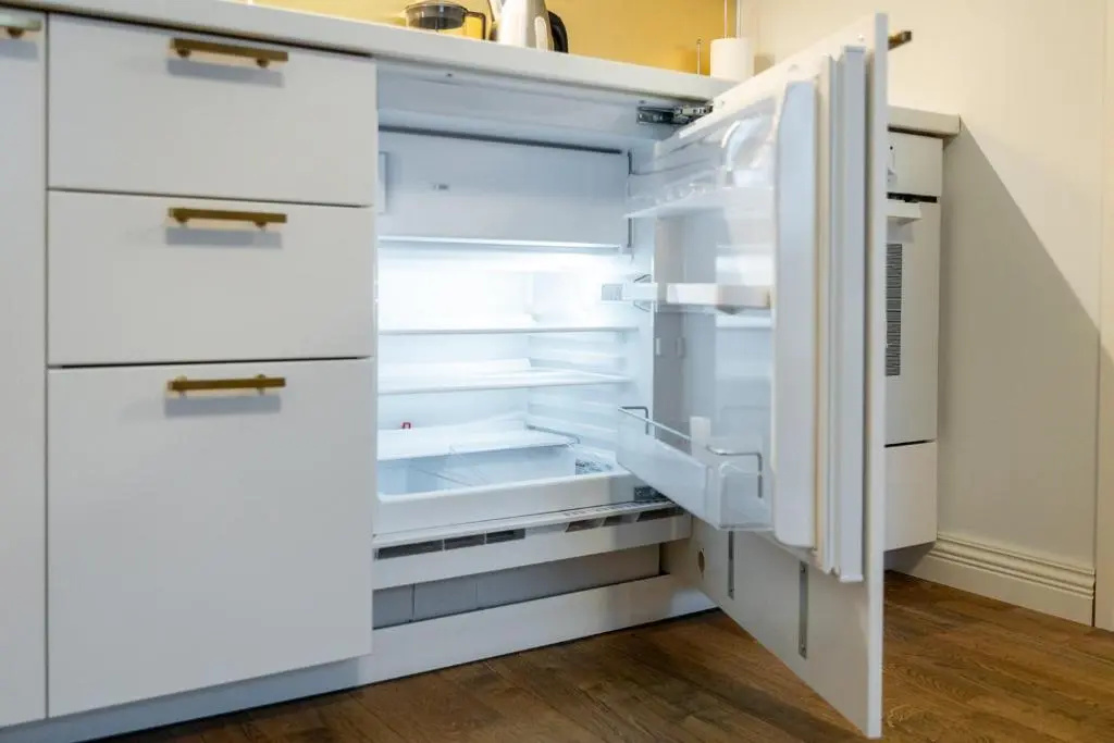 New 1BR in superb location. Free parking & WIFI