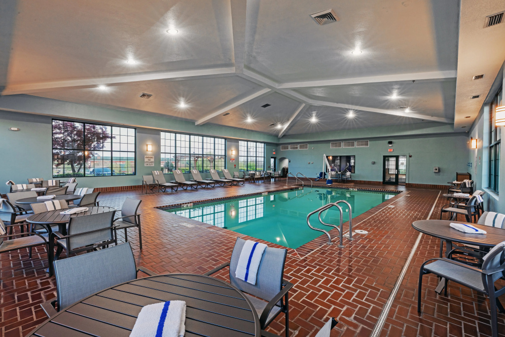 Holiday Inn Express & Suites Tulsa S Broken Arrow Hwy 51 by IHG