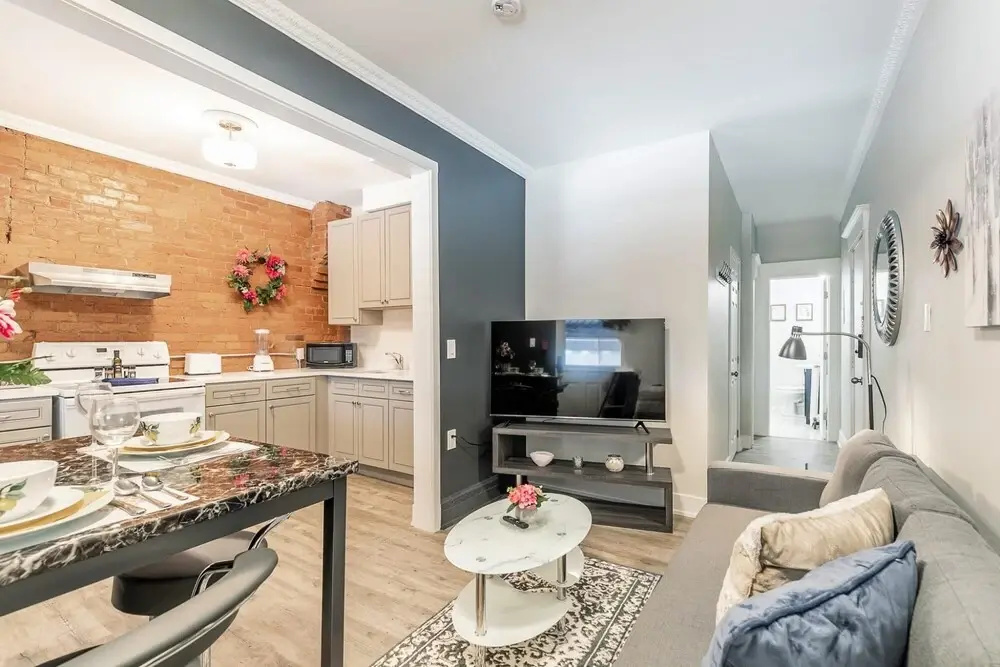 Upscale 2BR With King Bed-prime Location