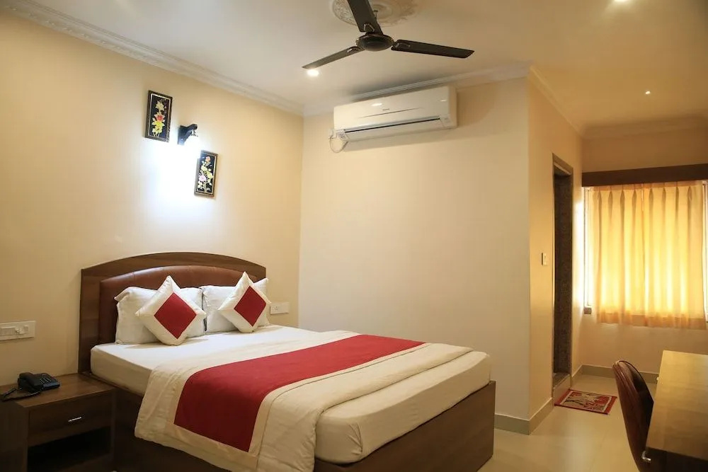 Hotel Kumud Plaza