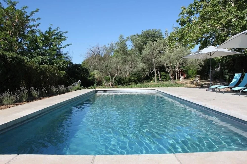 Villa croix du sud with swimming pool and park in Marseille Chalet 4