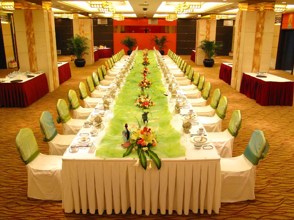 Howard Johnson Ginwa Plaza Hotel