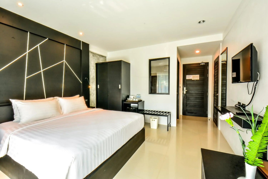 Peach Blossom Resort & Pool Villa - SHA Plus