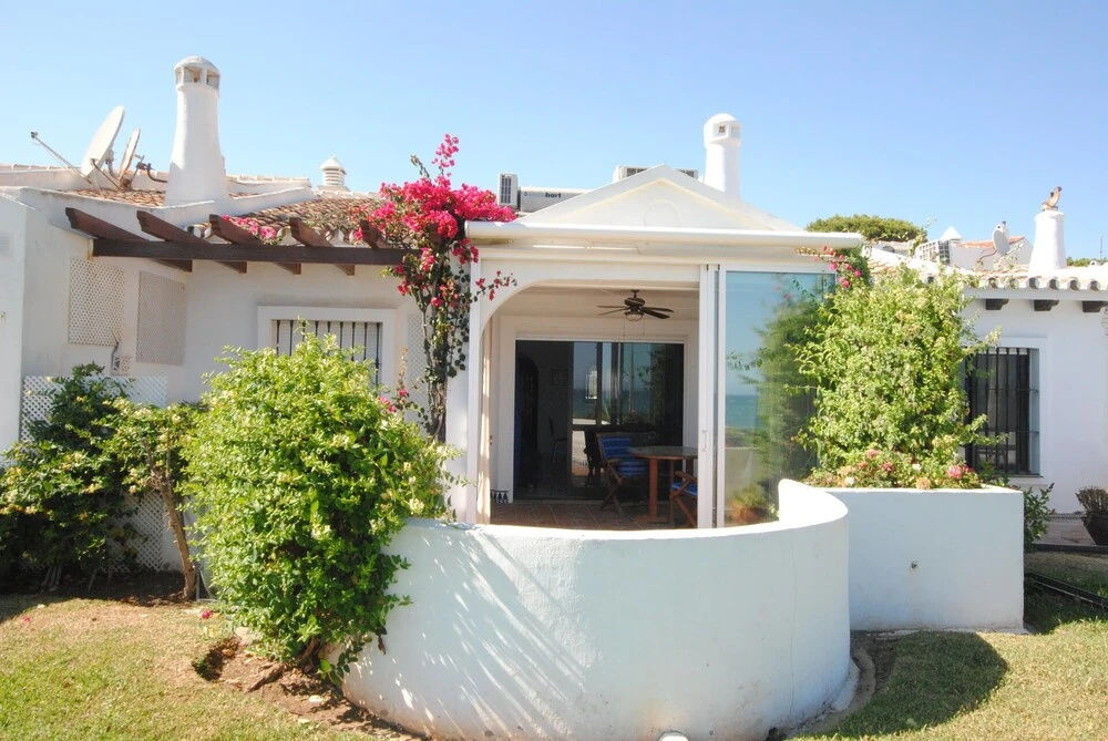 Villa Pino Beachfront Bungalow