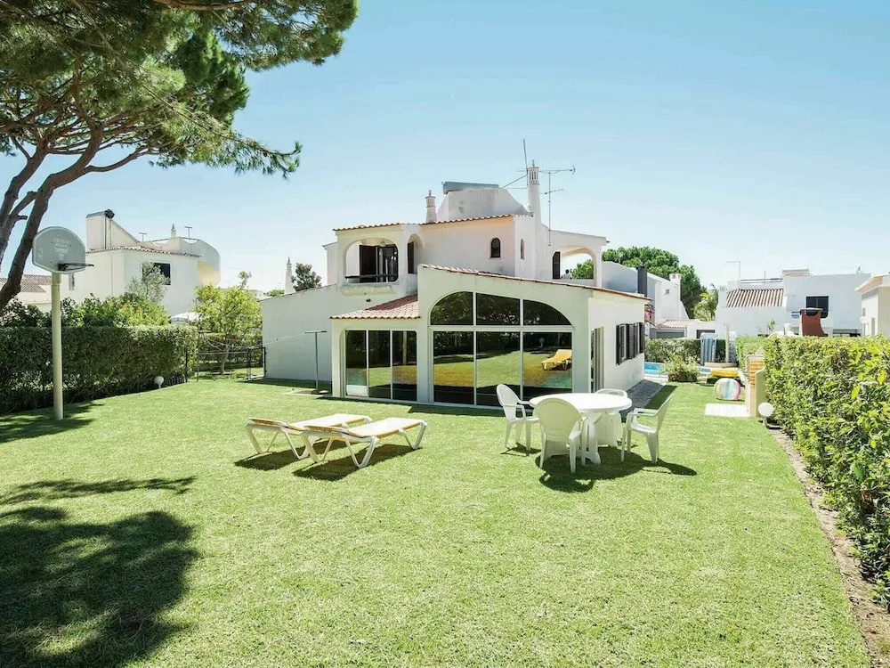 Modern Holiday Home in Quarteira With Swimming Pool