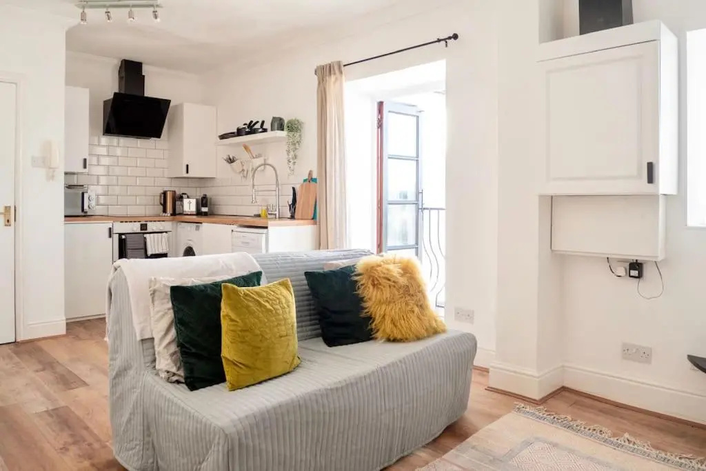 Penarth/Cardiff Bay: Deluxe Flat: 10 Mins to City!