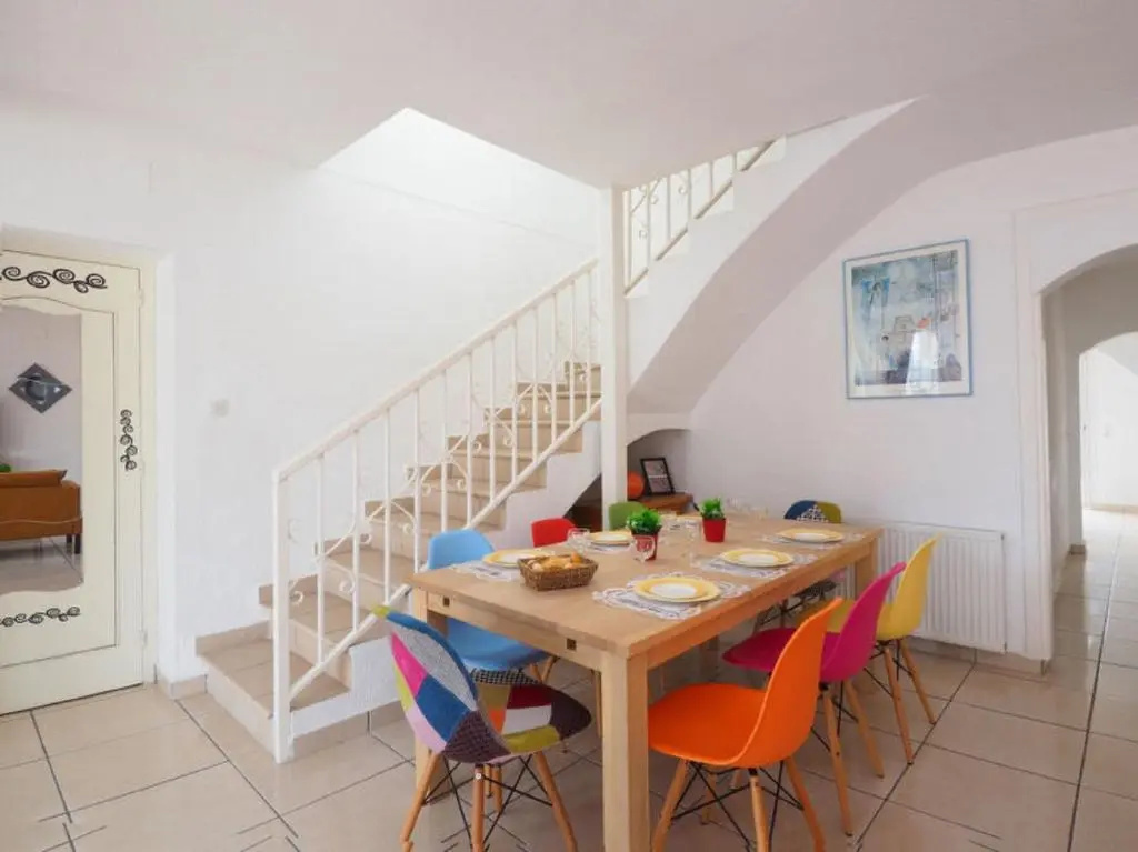 Casa Con 4 Dormitorios Con Piscina Y Amarres Privados Ref 354