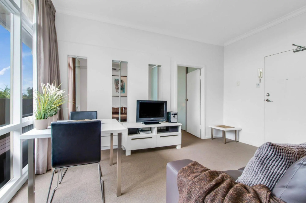 Adelaide DressCircle Apartments