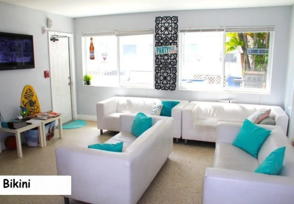 Bikini Hostel, Café & Beer Garden Free Breakfast & Dinner!