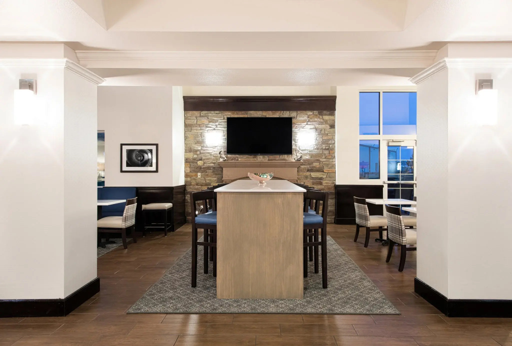Holiday Inn Express & Suites East Wichita I-35 Andover by IHG
