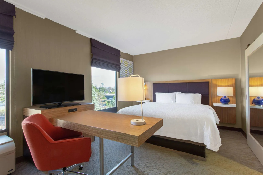 Hampton Inn & Suites Albany-Airport