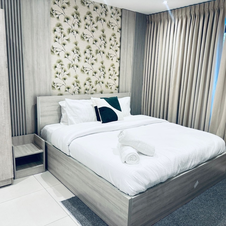 Bantree Apartments Luxury by Cozy