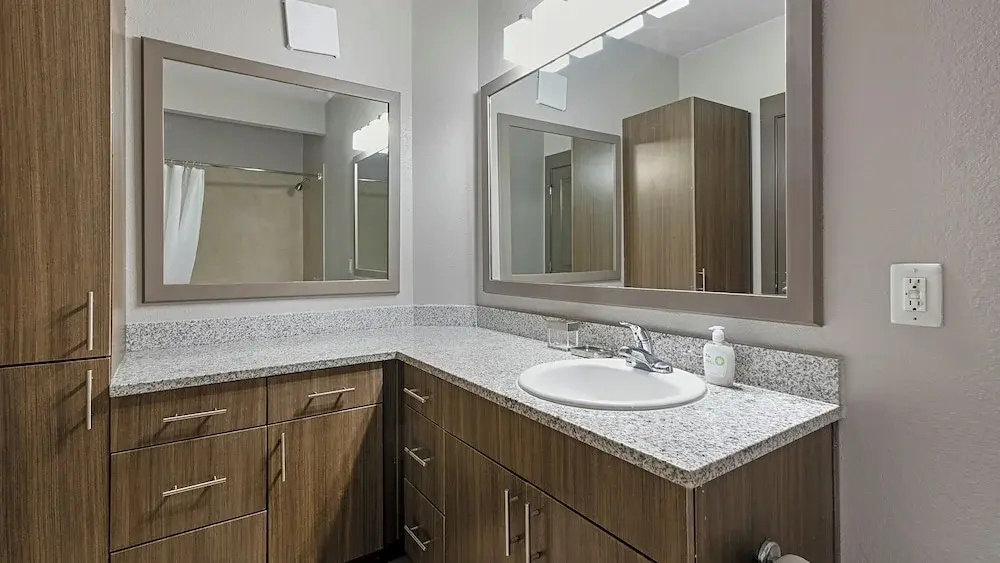 Landing Incredible 1BD Gym