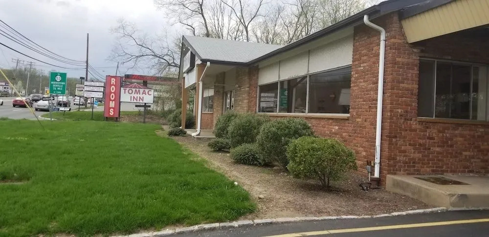 Tomac Motor Inn