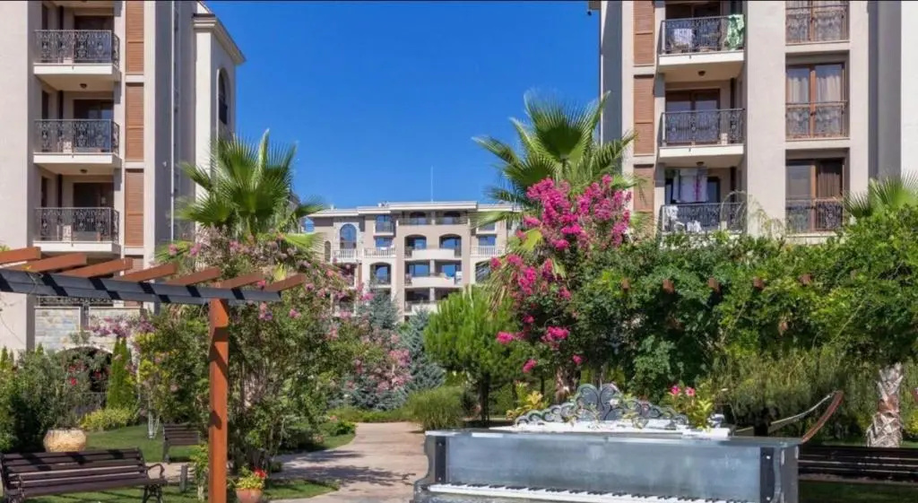 Beautiful Deluxe 2-bed Apartment in Sunny Beach