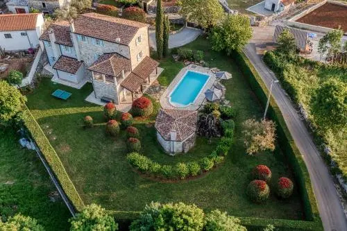 Villa Paolina with hot tub