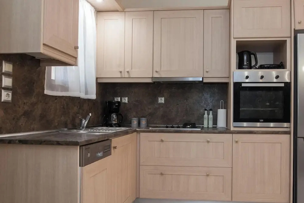 Elegant Spacious 2 Bd Apt in Petralona