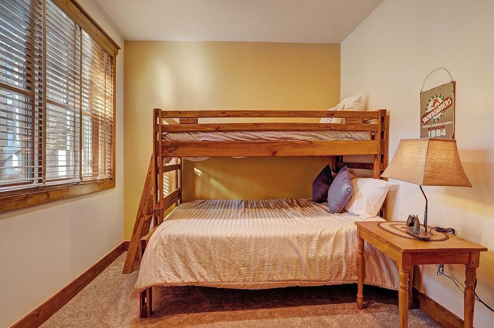 Mountain Ridge  2 Bedroom Townhouse by RedAwning