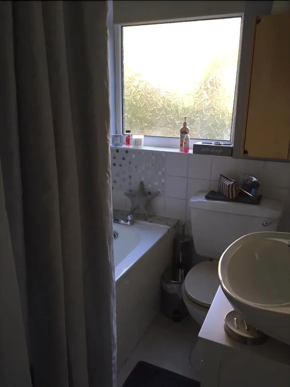 Cosy Self-contained Studio With a Garden View