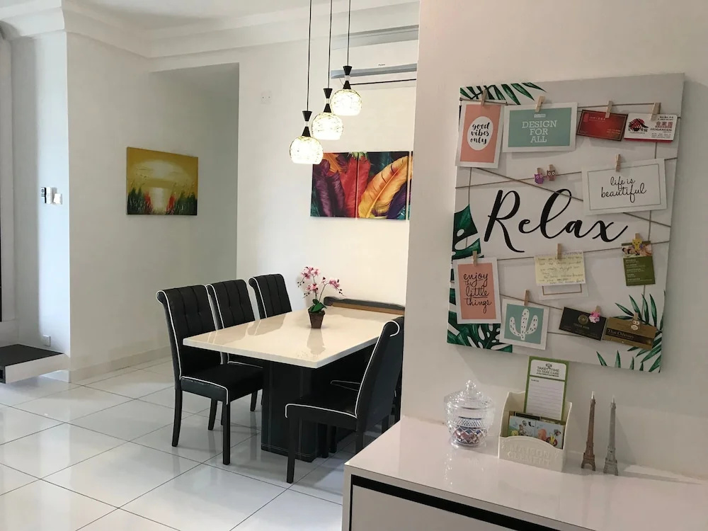 JB Staycation next to Paradigm Mall JB