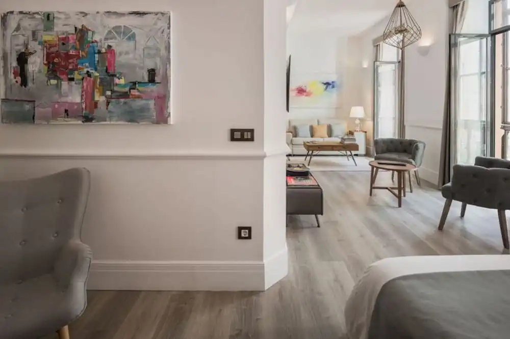Puerta Catedral Holiday Suites