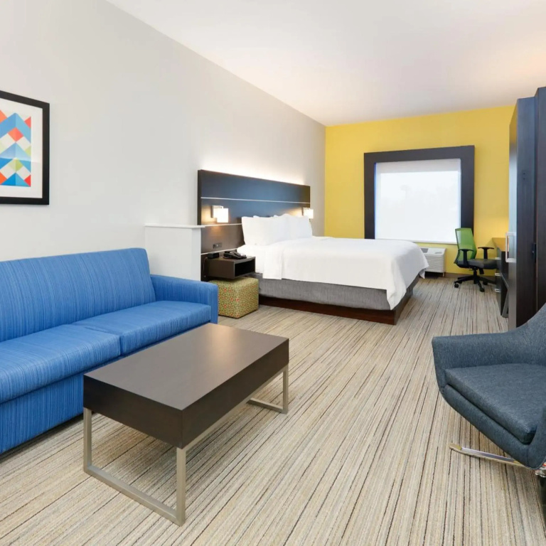 Holiday Inn Express Hotel & Suites Cleburne by IHG