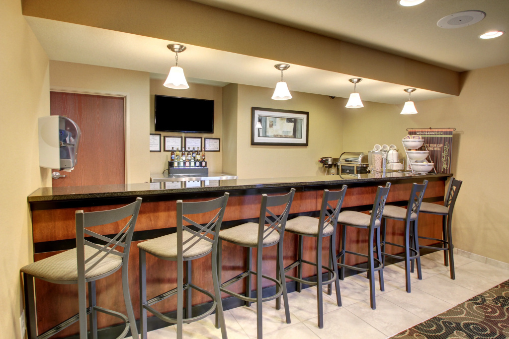 Cobblestone Inn & Suites - Corry