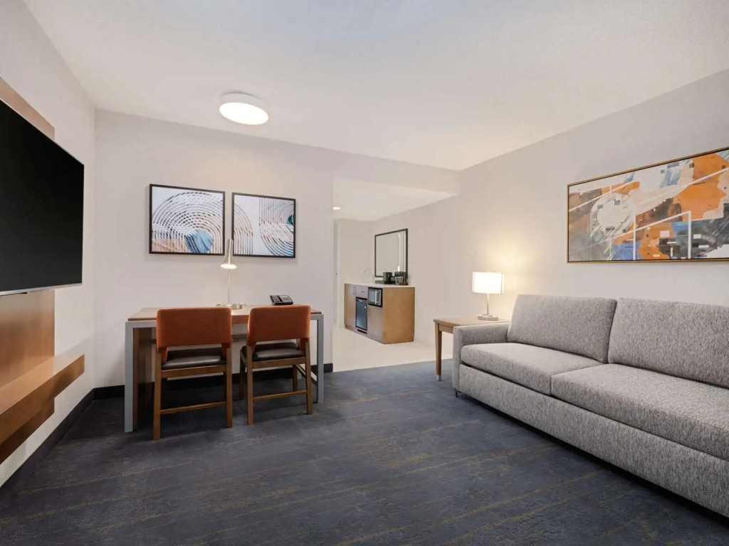 Embassy Suites Chicago - Downtown River North