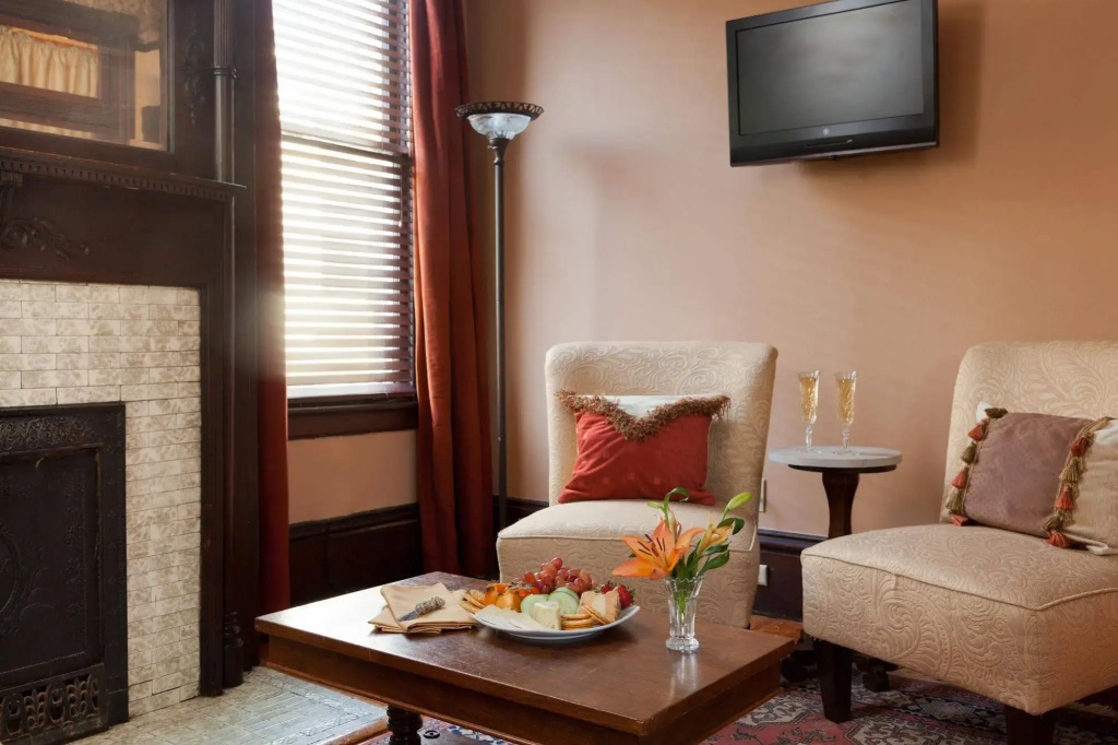 Azalea Inn and Villas