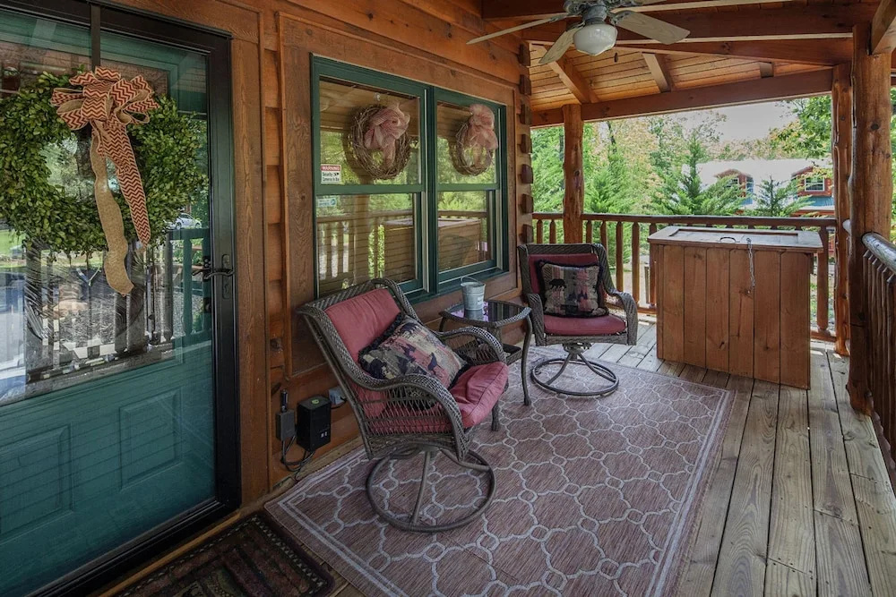 Liams Retreat by Heritage Cabin Rentals